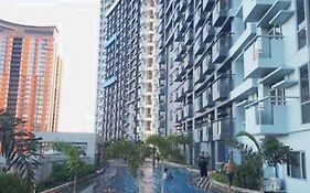 Great View With Balcony In Araneta Center